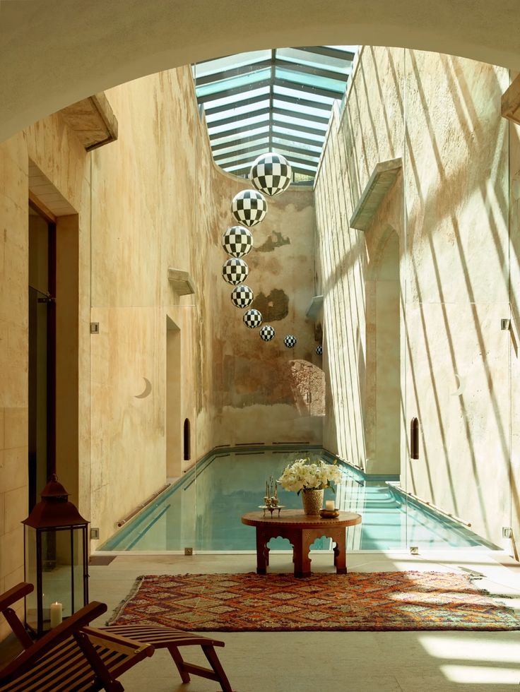 2025s-most-luxurious-hotels-a-journey-through-forbes-star-awards