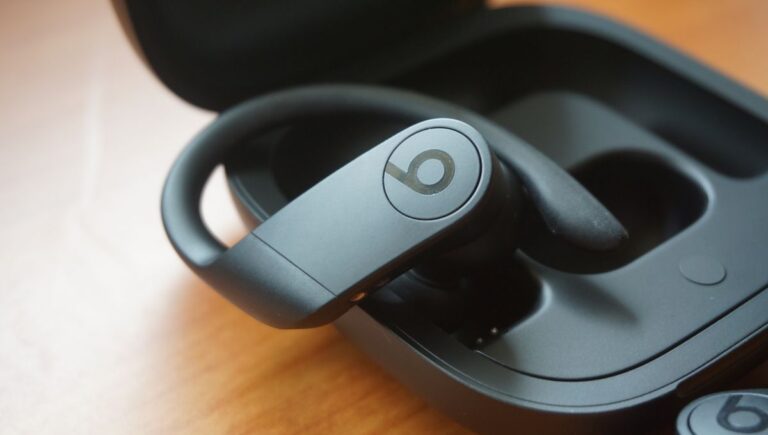 anticipating-apples-next-big-reveal-iphone-se-4-powerbeats-pro-2-and-more