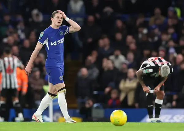 chelseas-heartbreaking-loss-to-brighton-a-struggle-of-missed-chances-and-controversy