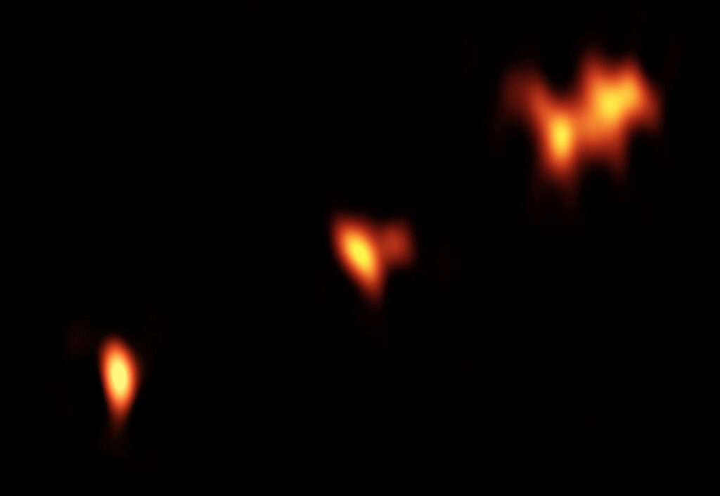 discovering-the-colossal-radio-jet-from-the-early-universe