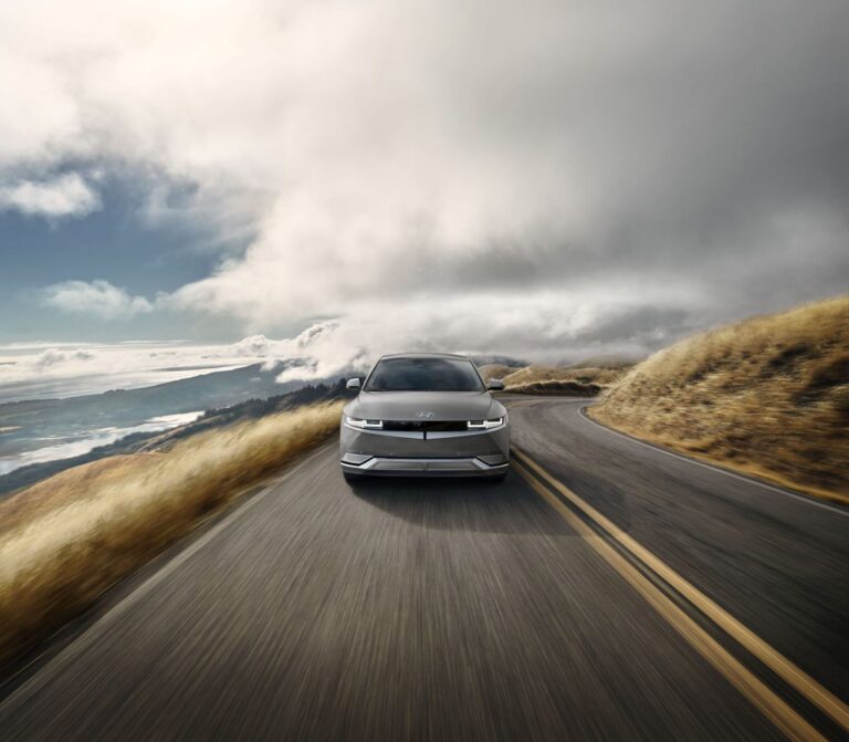 hyundais-ioniq-5-pioneering-the-future-of-electric-vehicles-with-nacs-integration