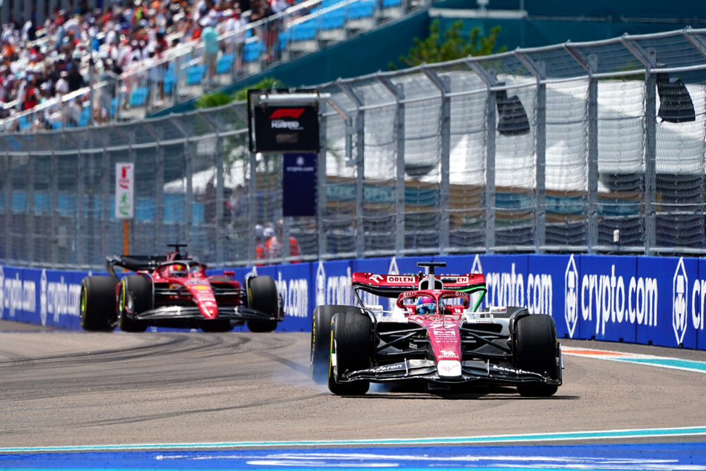 netflixs-high-speed-pursuit-acquiring-formula-1-broadcast-rights