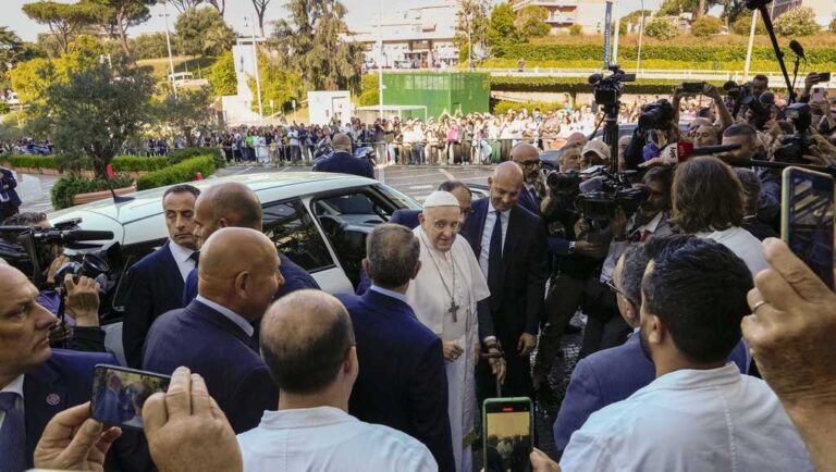 pope-francis-hospitalized-for-bronchitis-a-look-at-his-health-and-resilience