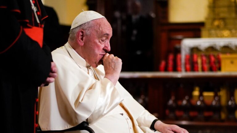 pope-francis-shows-signs-of-recovery-after-pneumonia-battle