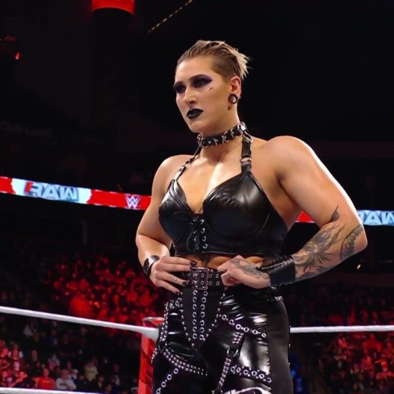 stephanie-vaquer-the-first-south-american-woman-to-win-wwe-gold