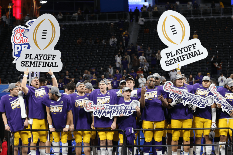 the-future-of-college-football-playoffs-expanding-opportunities-and-changing-dynamics