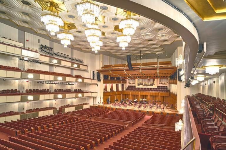 the-kennedy-center-crisis-artists-vs.-political-influence-in-expression